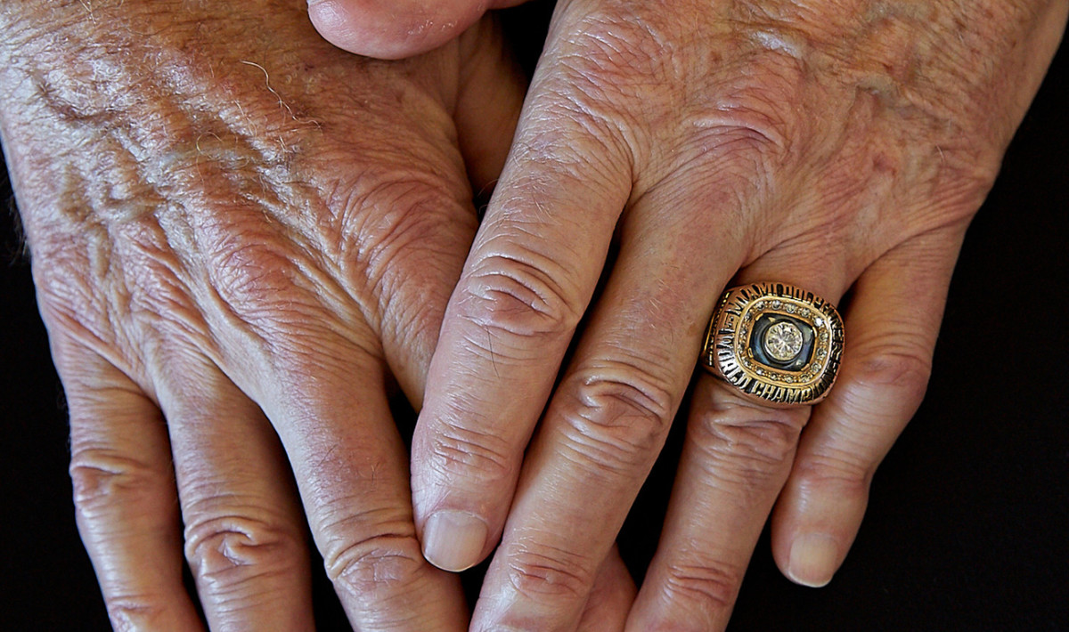 nick-buoniconti-super-bowl-vii-ring-1.jpg